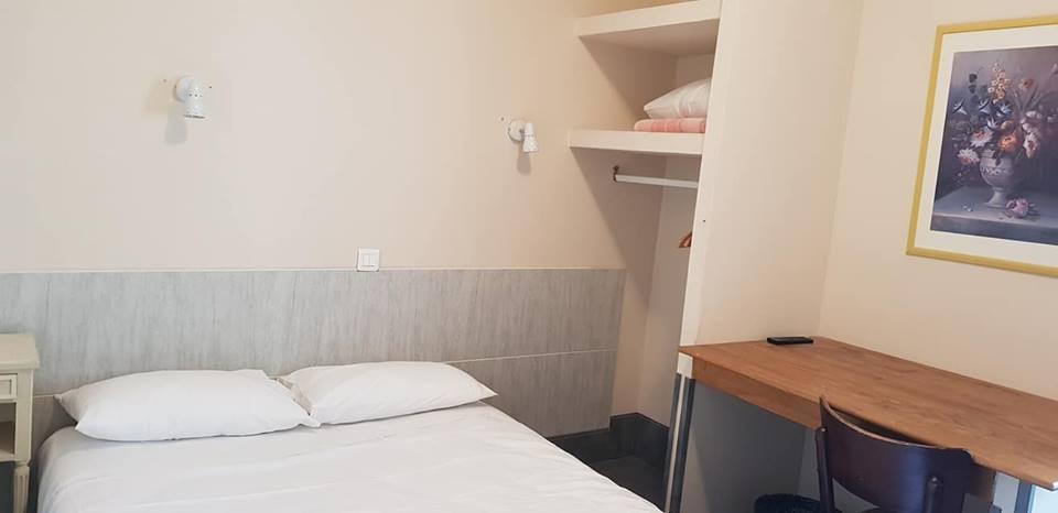 Hotel A La Croix De Malte Lourdes Buitenkant foto
