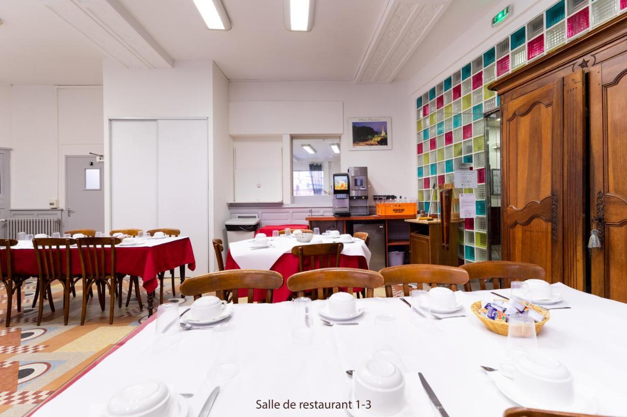Hotel A La Croix De Malte Lourdes Buitenkant foto