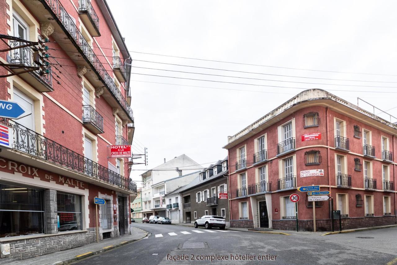 Hotel A La Croix De Malte Lourdes Buitenkant foto