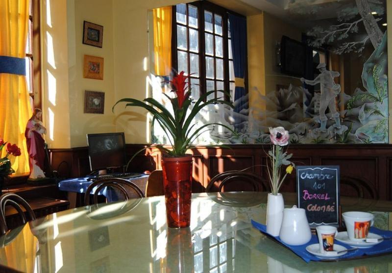 Hotel A La Croix De Malte Lourdes Buitenkant foto